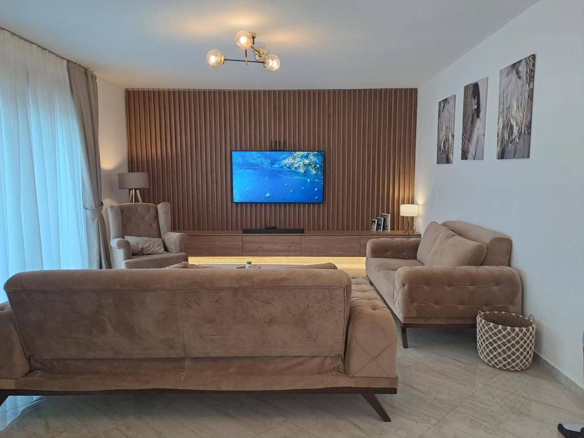 Lux Apartment Jovanovic ティヴァト エクステリア 写真